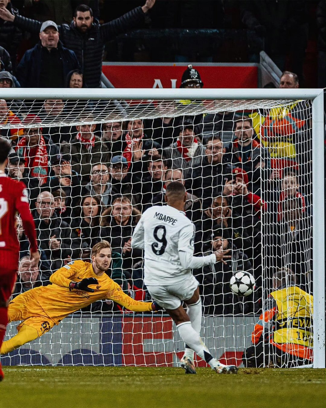 pg试玩-皇马在重要比赛中陷入困境(皇马在重要比赛中陷入困境的原因)